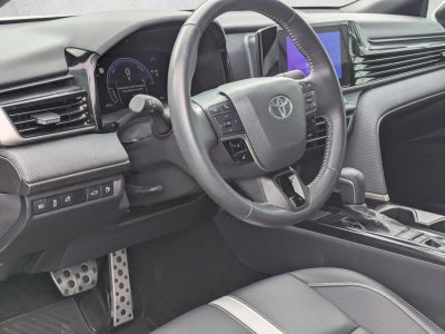2025 Toyota Camry SE (Natl)