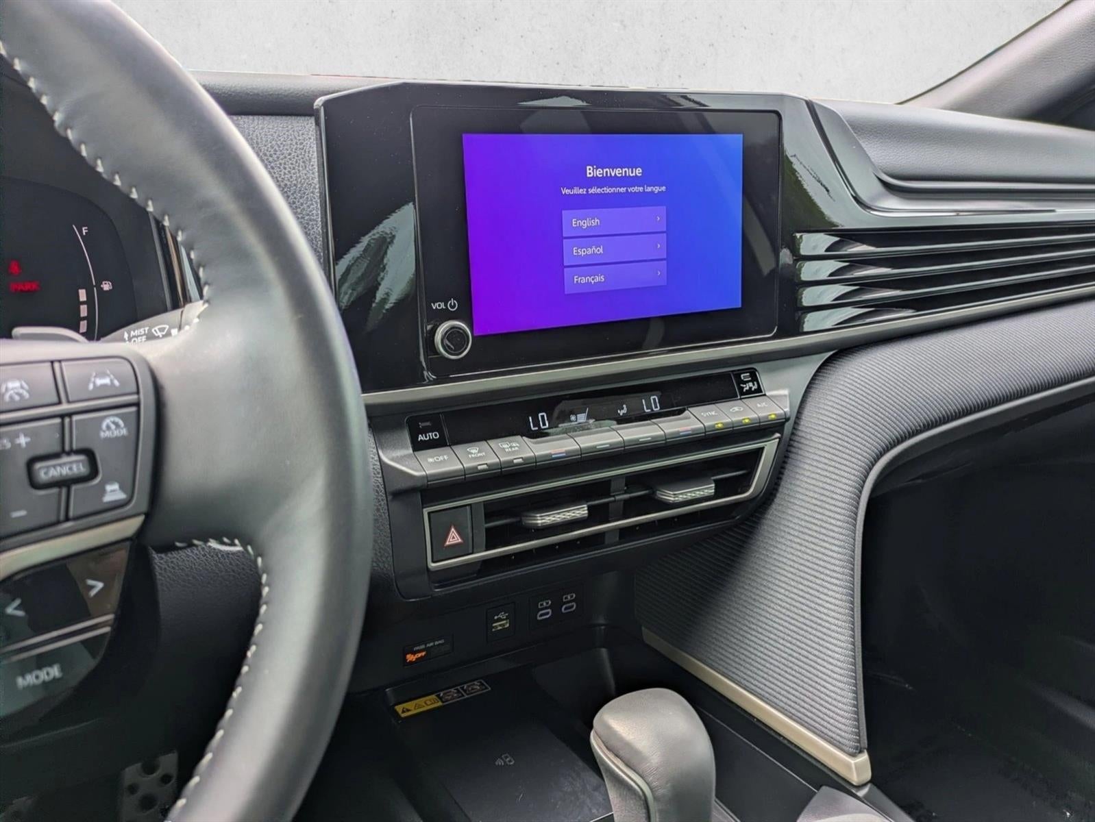 2025 Toyota Camry SE (Natl)