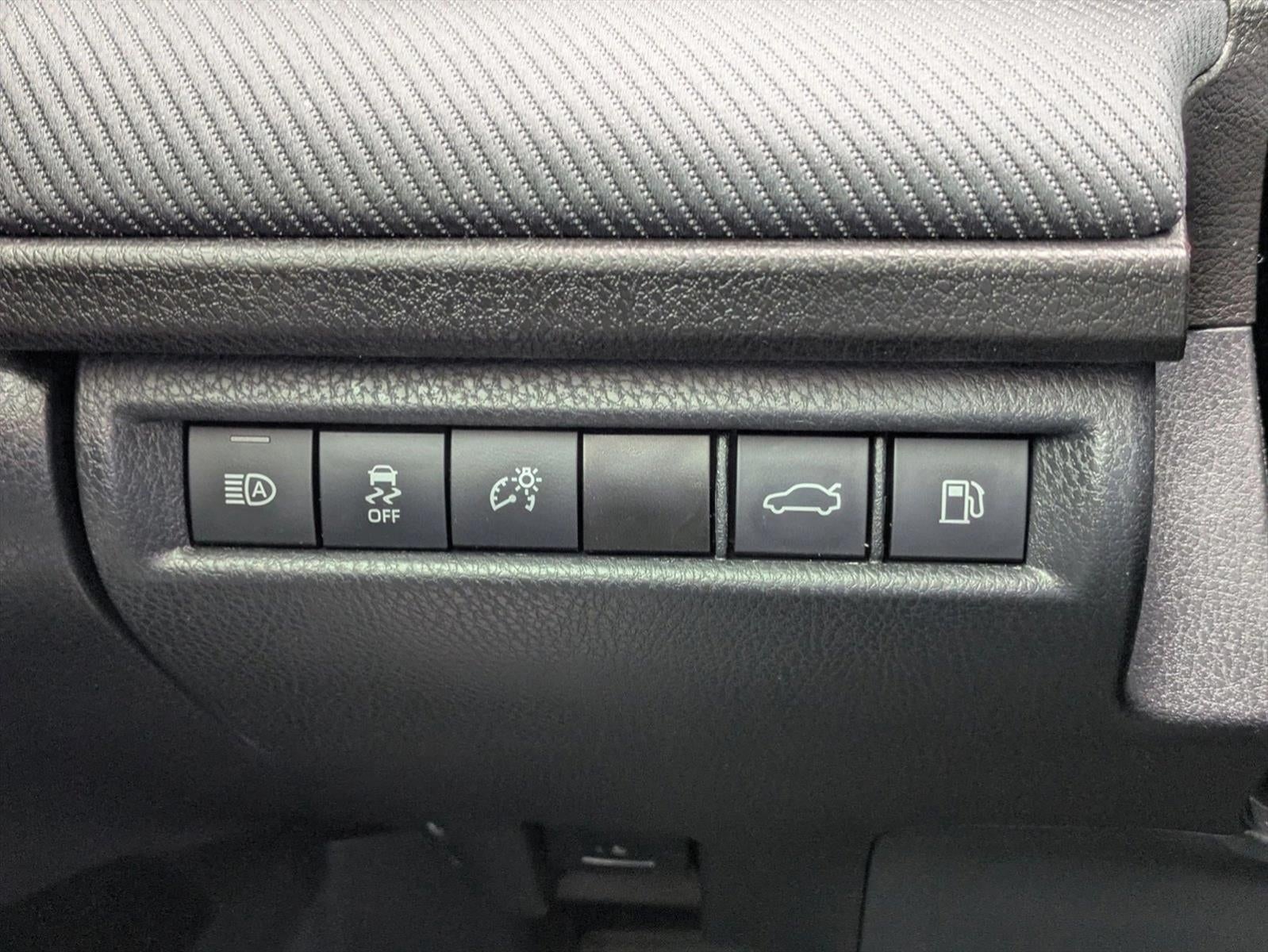 2025 Toyota Camry SE (Natl)
