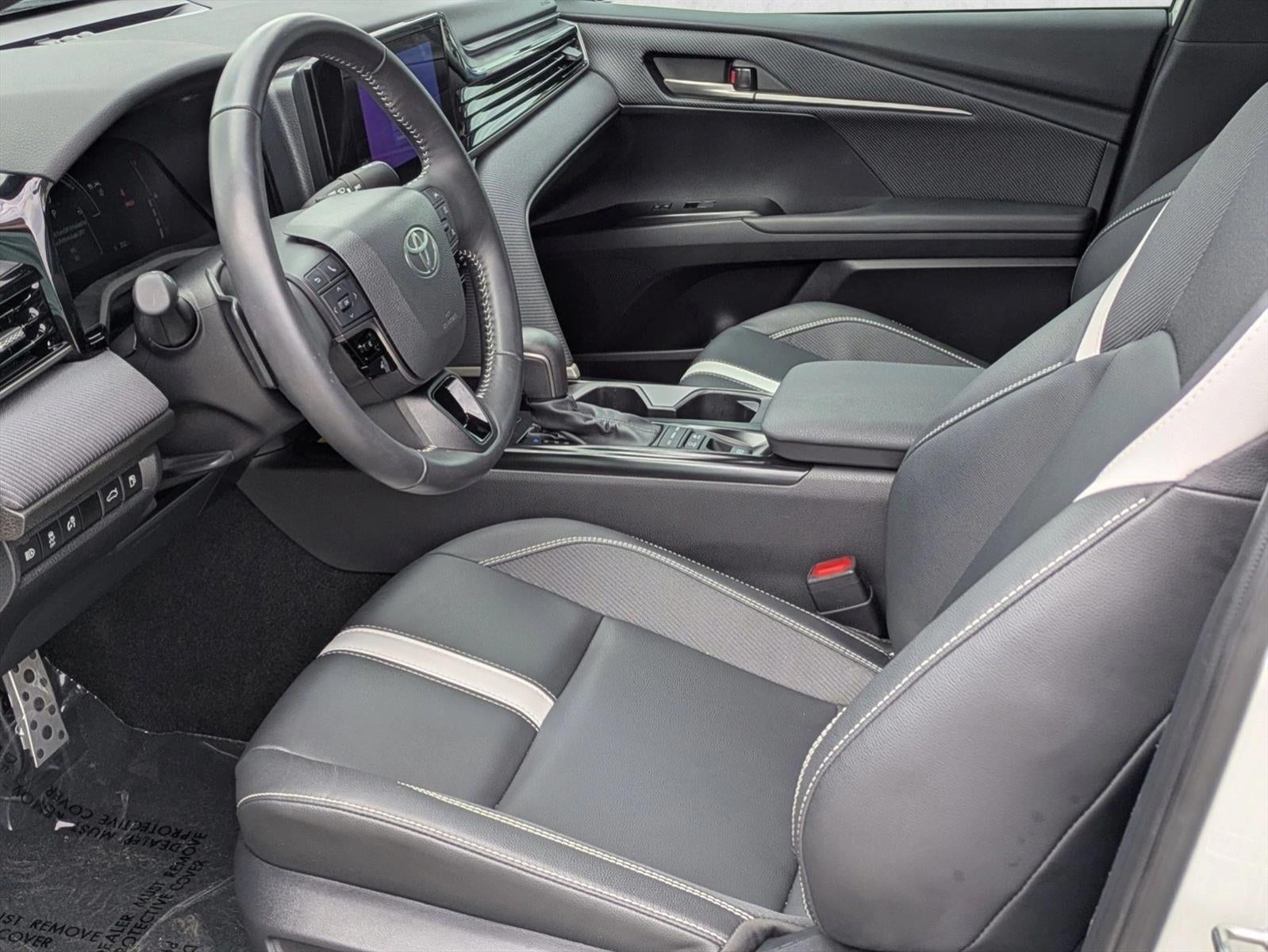 2025 Toyota Camry SE (Natl)