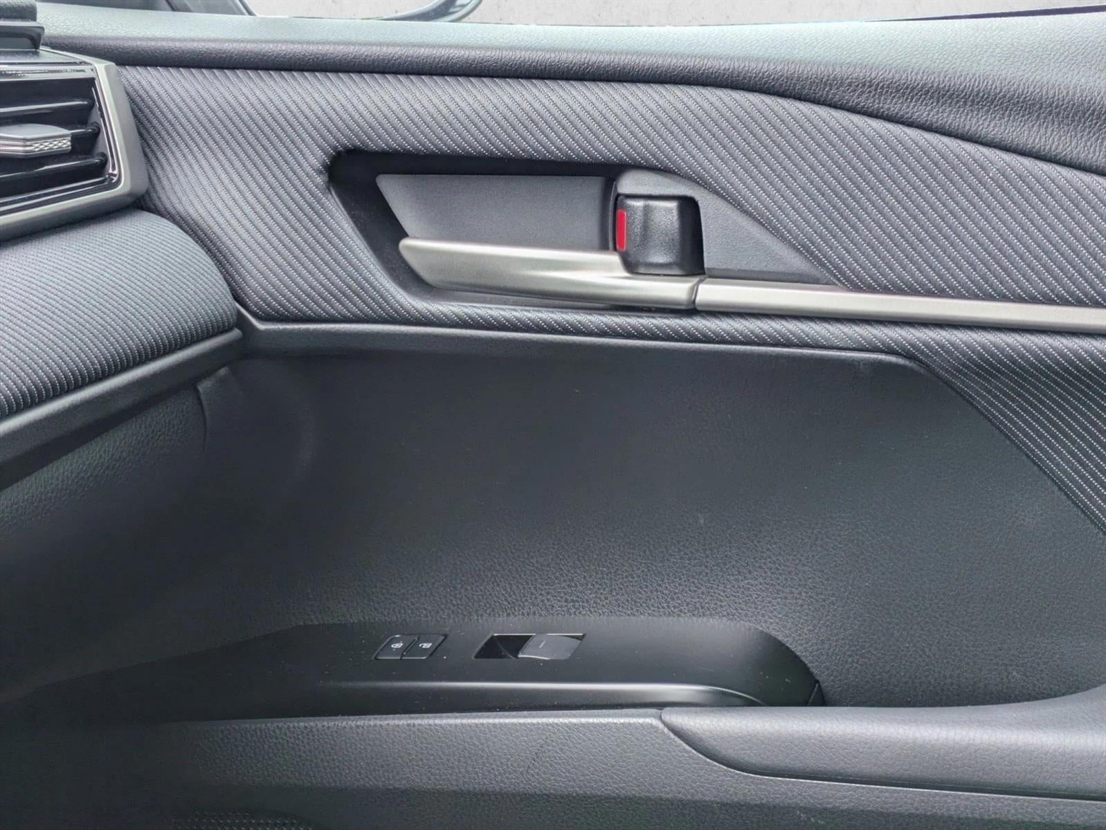 2025 Toyota Camry SE (Natl)