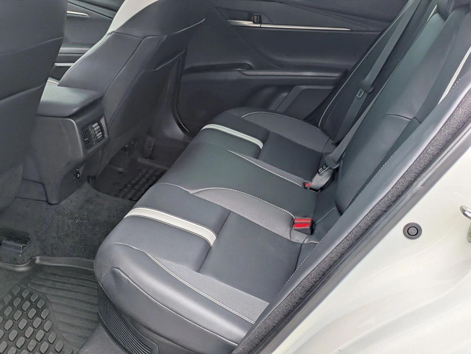 2025 Toyota Camry SE (Natl)