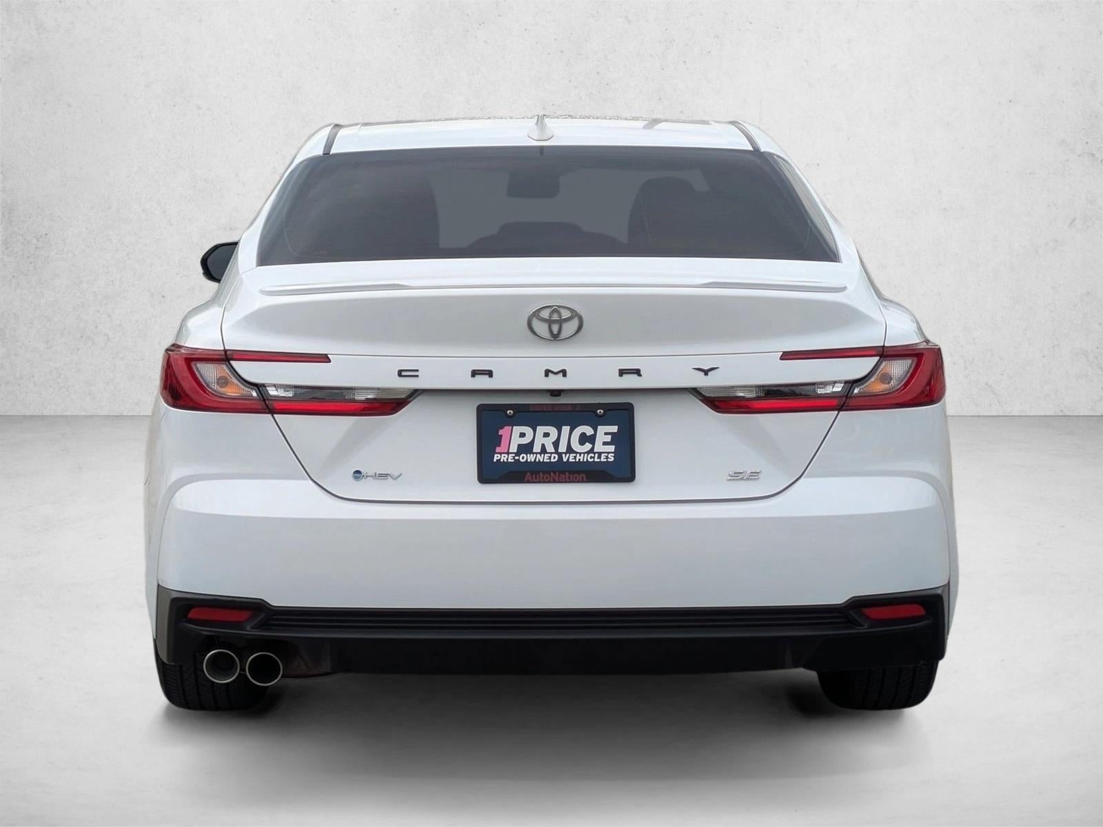 2025 Toyota Camry SE (Natl)