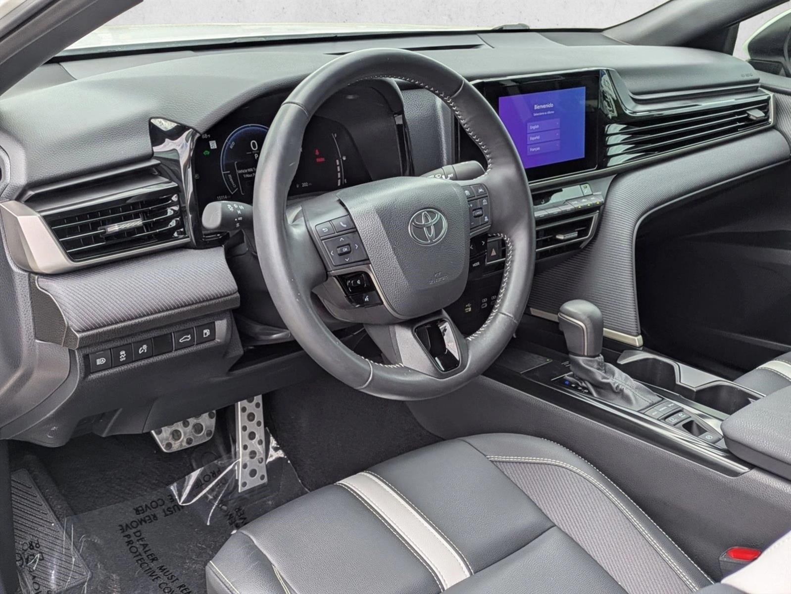 2025 Toyota Camry SE (Natl)