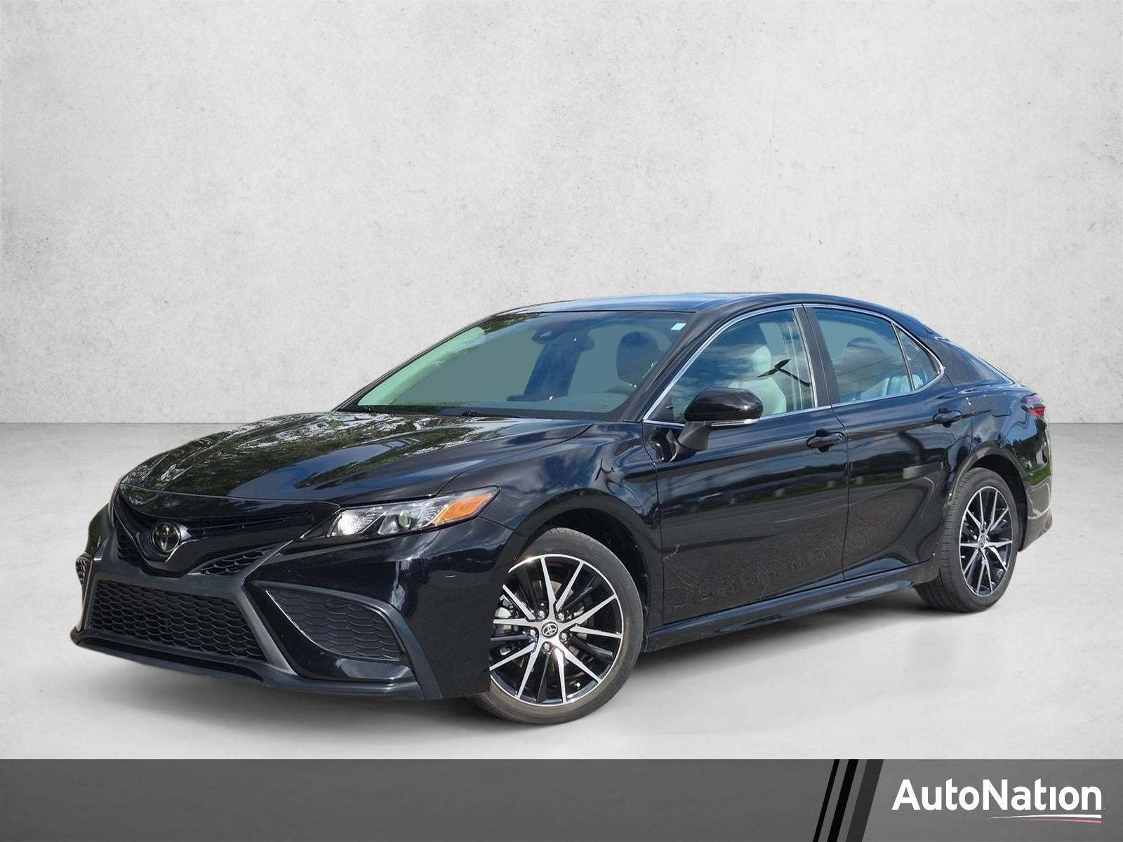 2023 Toyota Camry SE Auto (SE)