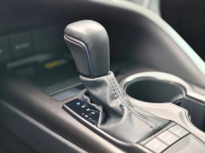2022 Toyota Camry SE Auto (SE)
