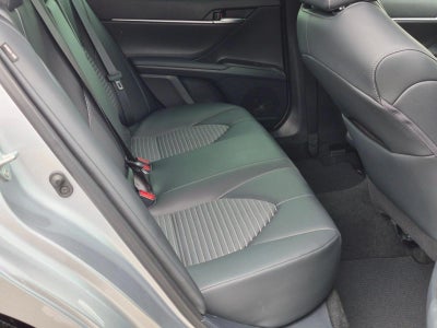 2022 Toyota Camry SE Auto (SE)