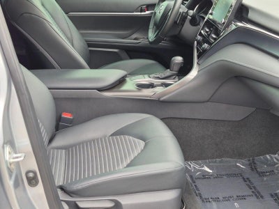 2022 Toyota Camry SE Auto (SE)