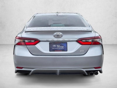 2022 Toyota Camry SE Auto (SE)