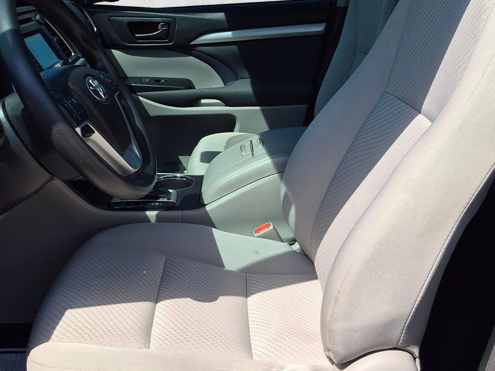 2018 Toyota Highlander LE I4 FWD (Natl)