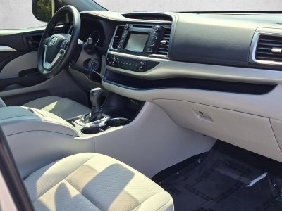 2018 Toyota Highlander LE I4 FWD (Natl)