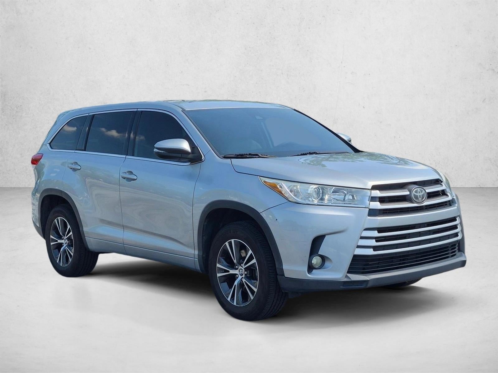 2018 Toyota Highlander LE I4 FWD (Natl)