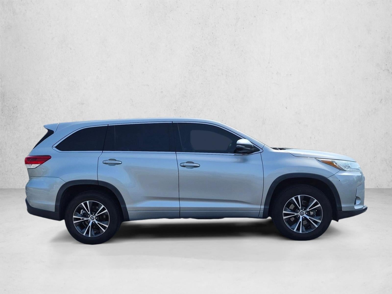 2018 Toyota Highlander LE I4 FWD (Natl)
