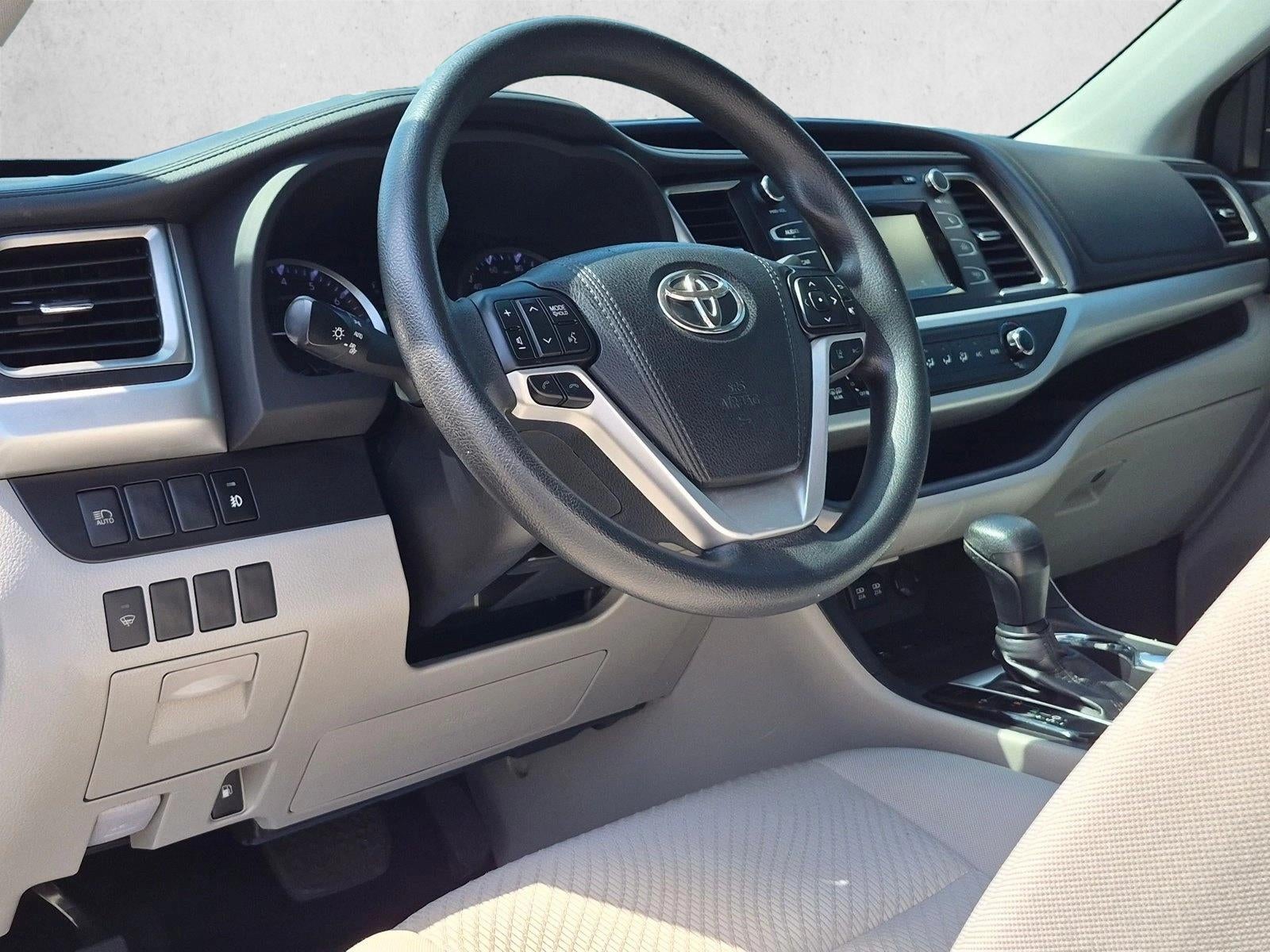 2018 Toyota Highlander LE I4 FWD (Natl)