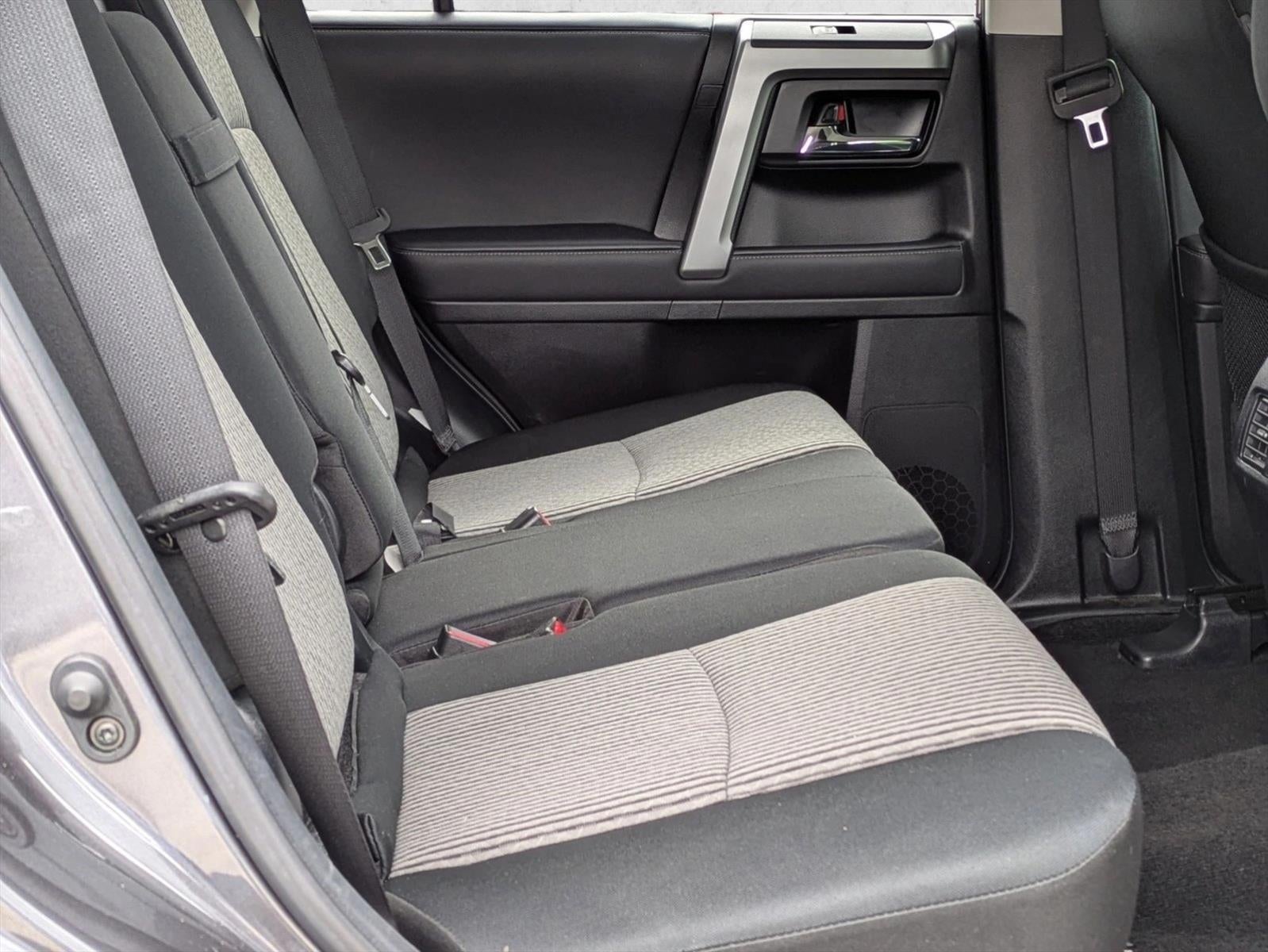 2022 Toyota 4Runner SR5 4WD (GS)
