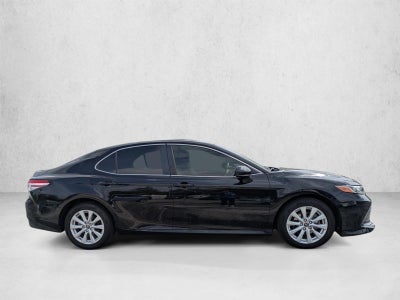 2018 Toyota Camry LE Auto (SE)