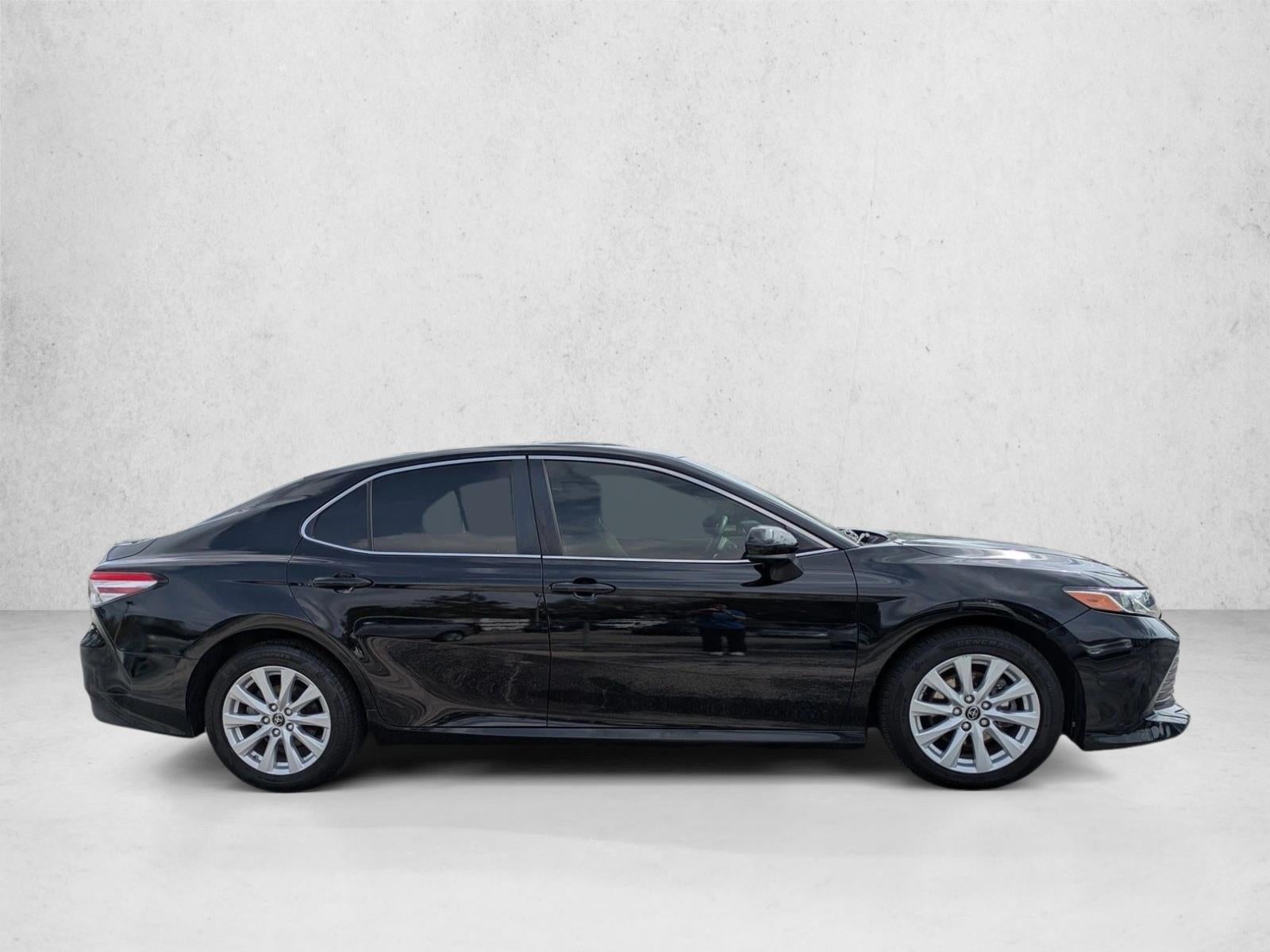 2018 Toyota Camry LE Auto (SE)