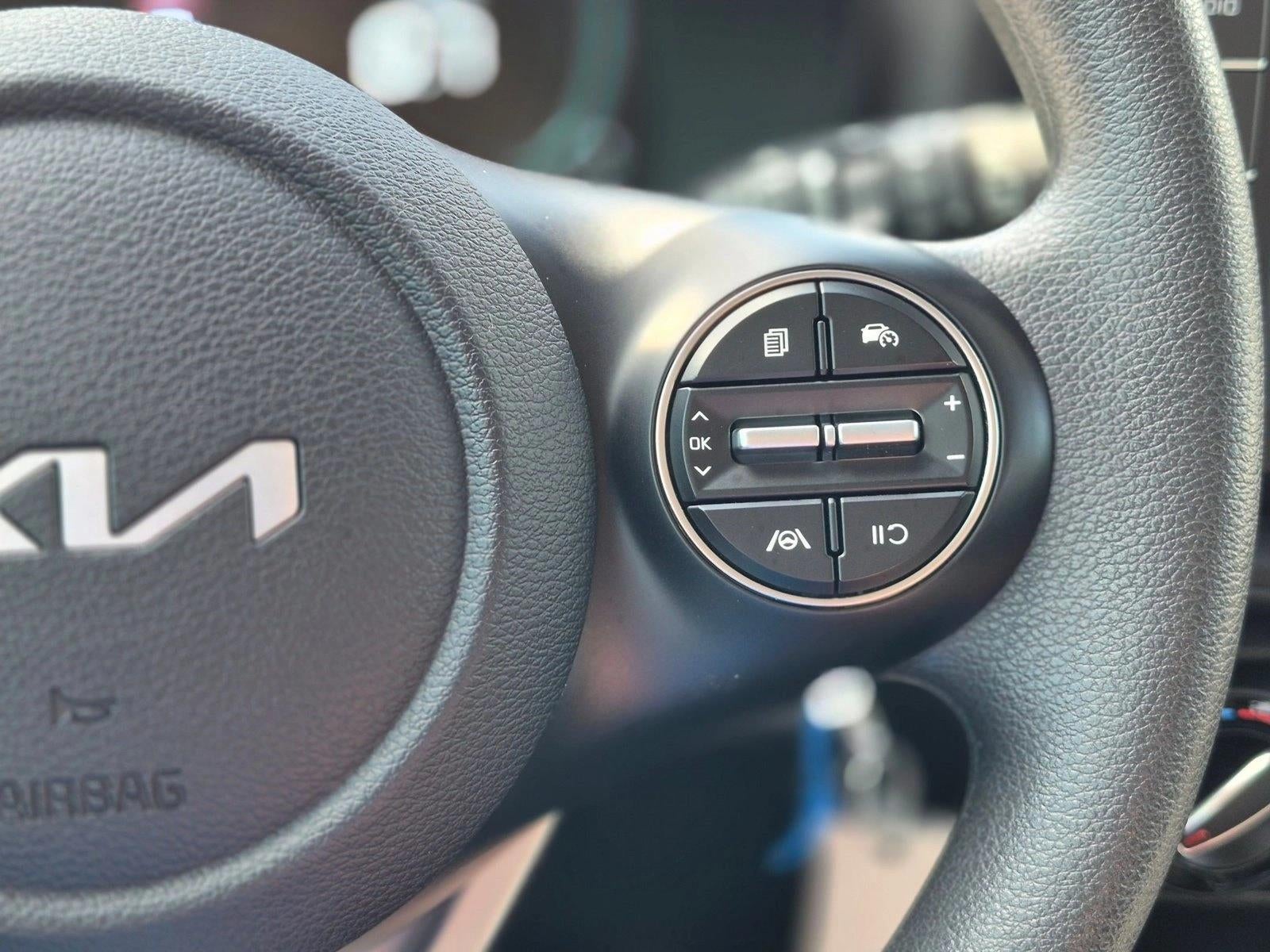 2024 Kia Soul LX IVT