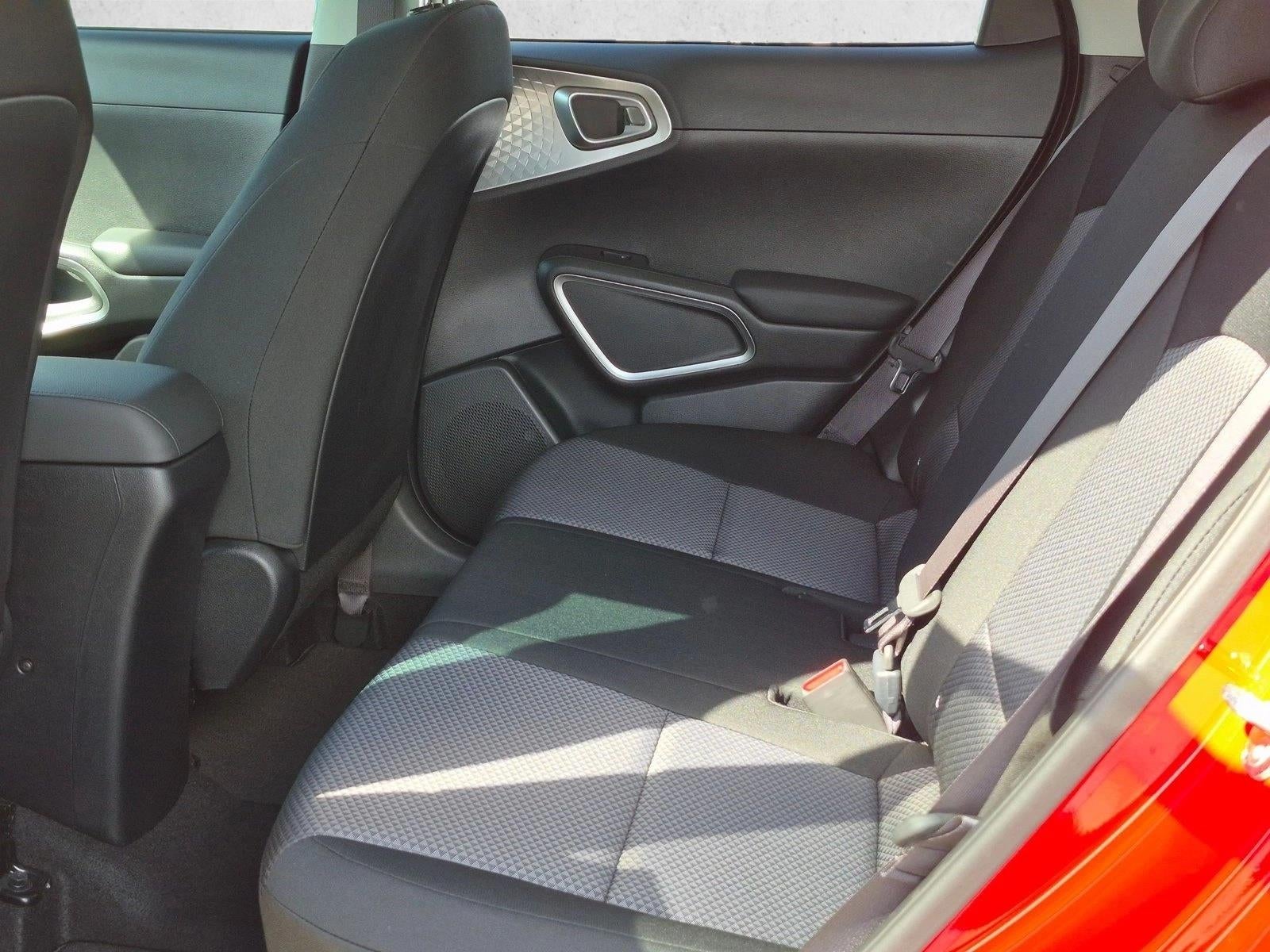 2024 Kia Soul LX IVT