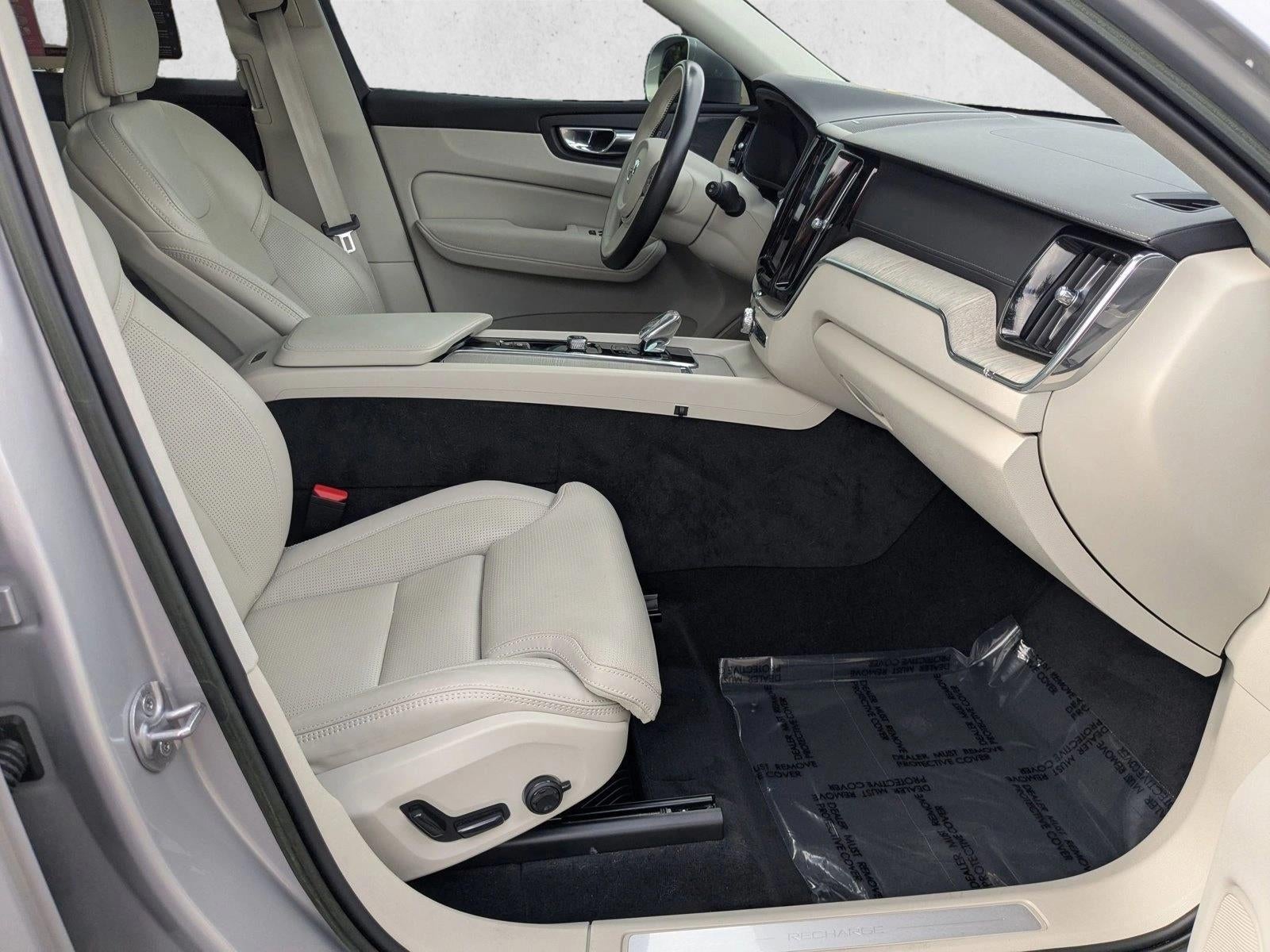 2023 Volvo XC60 Recharge Plug-In Hybrid T8 eAWD PHEV Ultimate Bright Theme