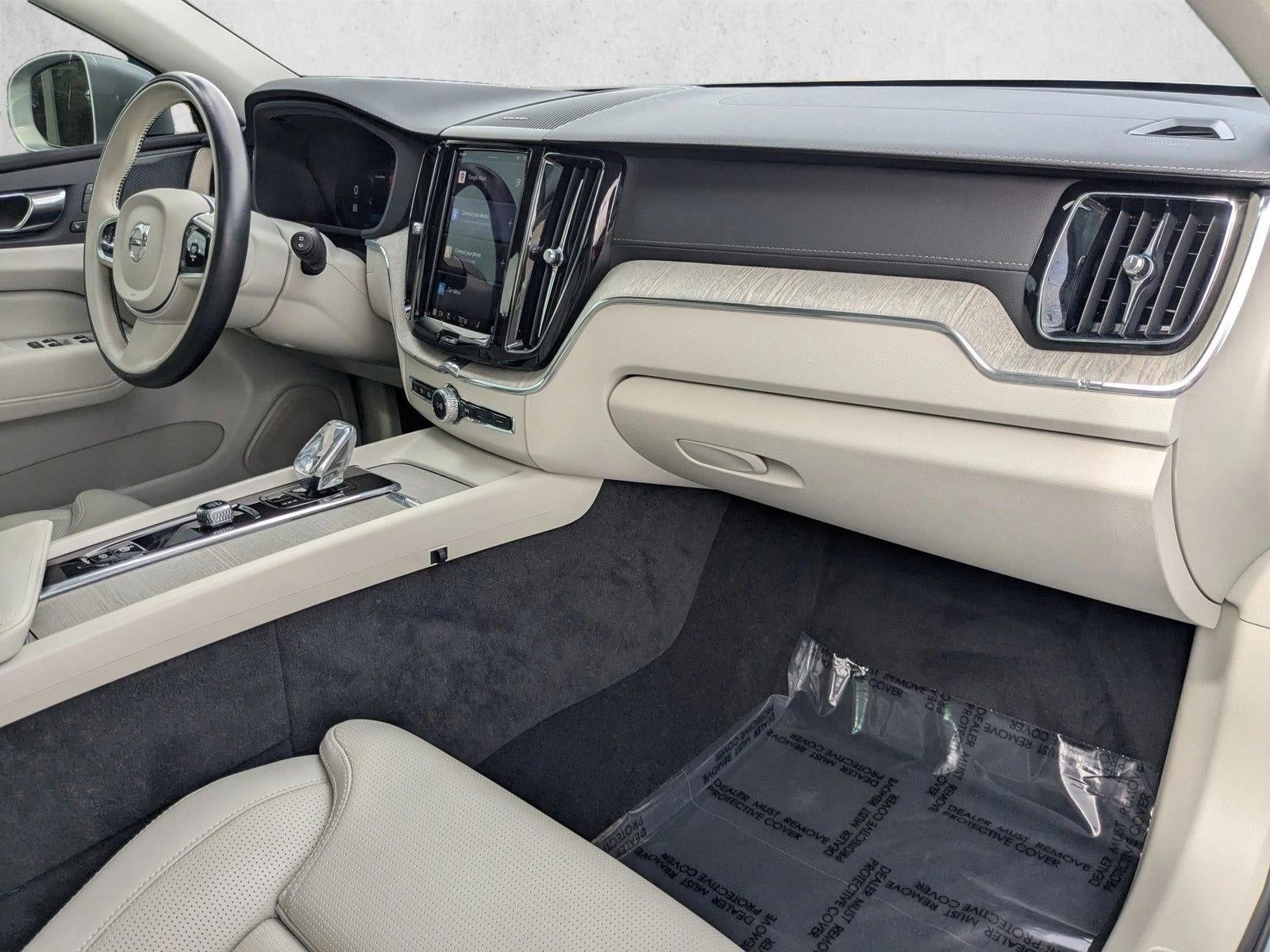 2023 Volvo XC60 Recharge Plug-In Hybrid T8 eAWD PHEV Ultimate Bright Theme