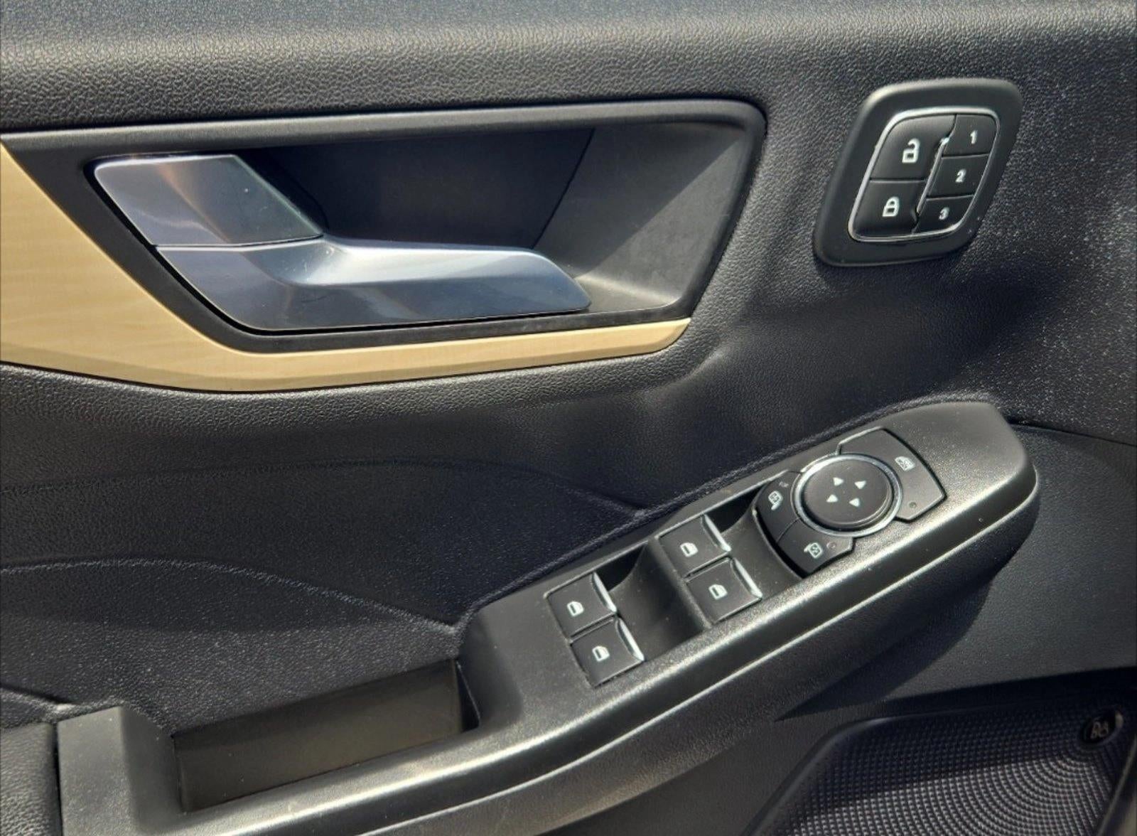 2022 Ford Escape Titanium Plug-In Hybrid FWD