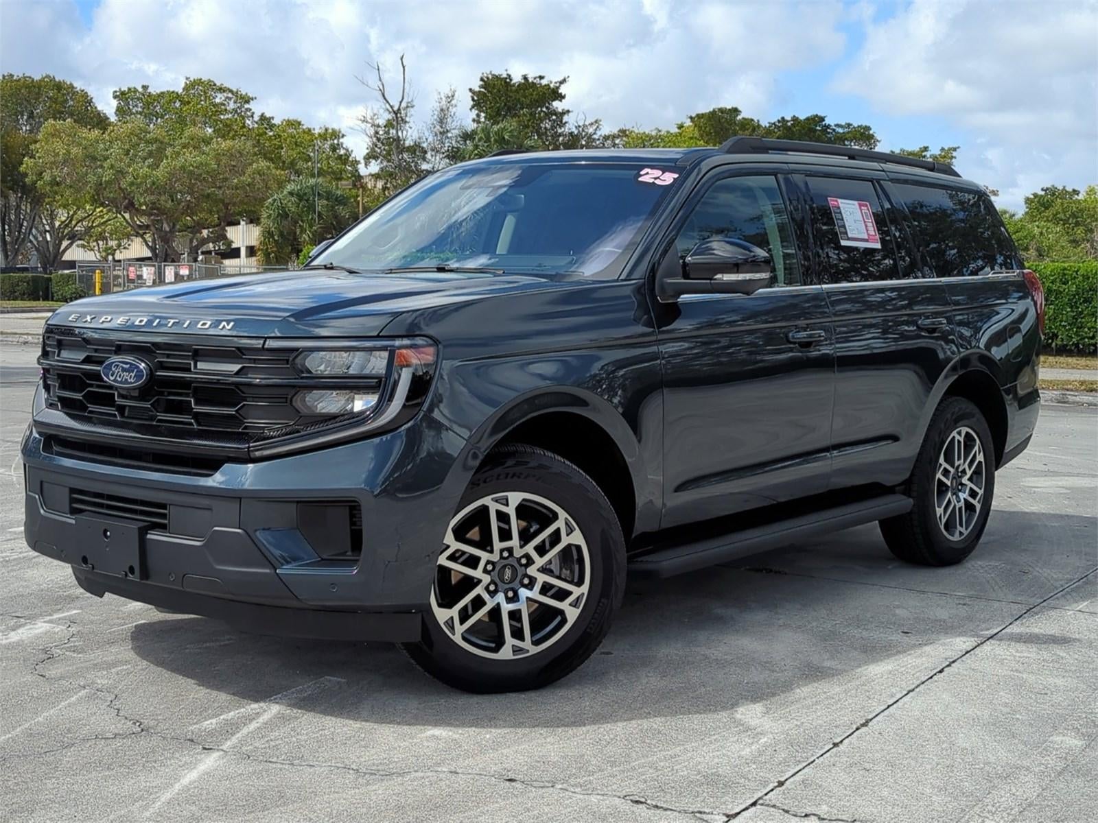 2025 Ford Expedition Active 4x4