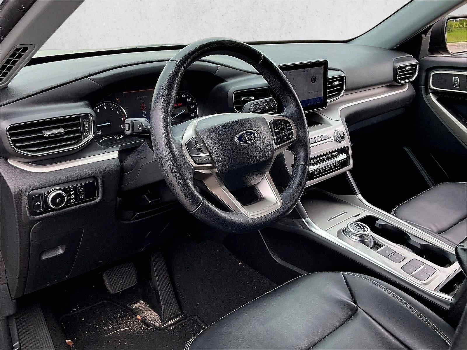 2023 Ford Explorer XLT RWD