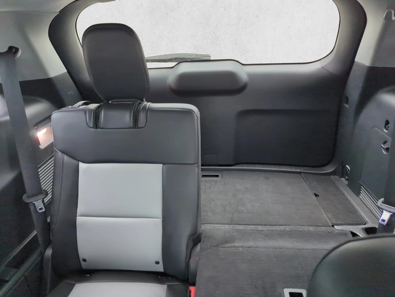 2023 Ford Explorer XLT RWD