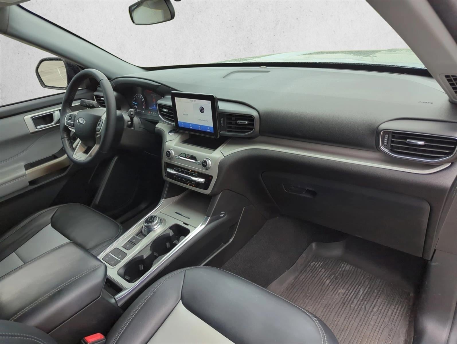 2023 Ford Explorer XLT RWD