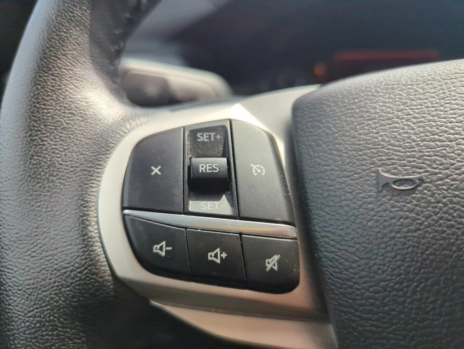 2022 Ford Explorer XLT RWD