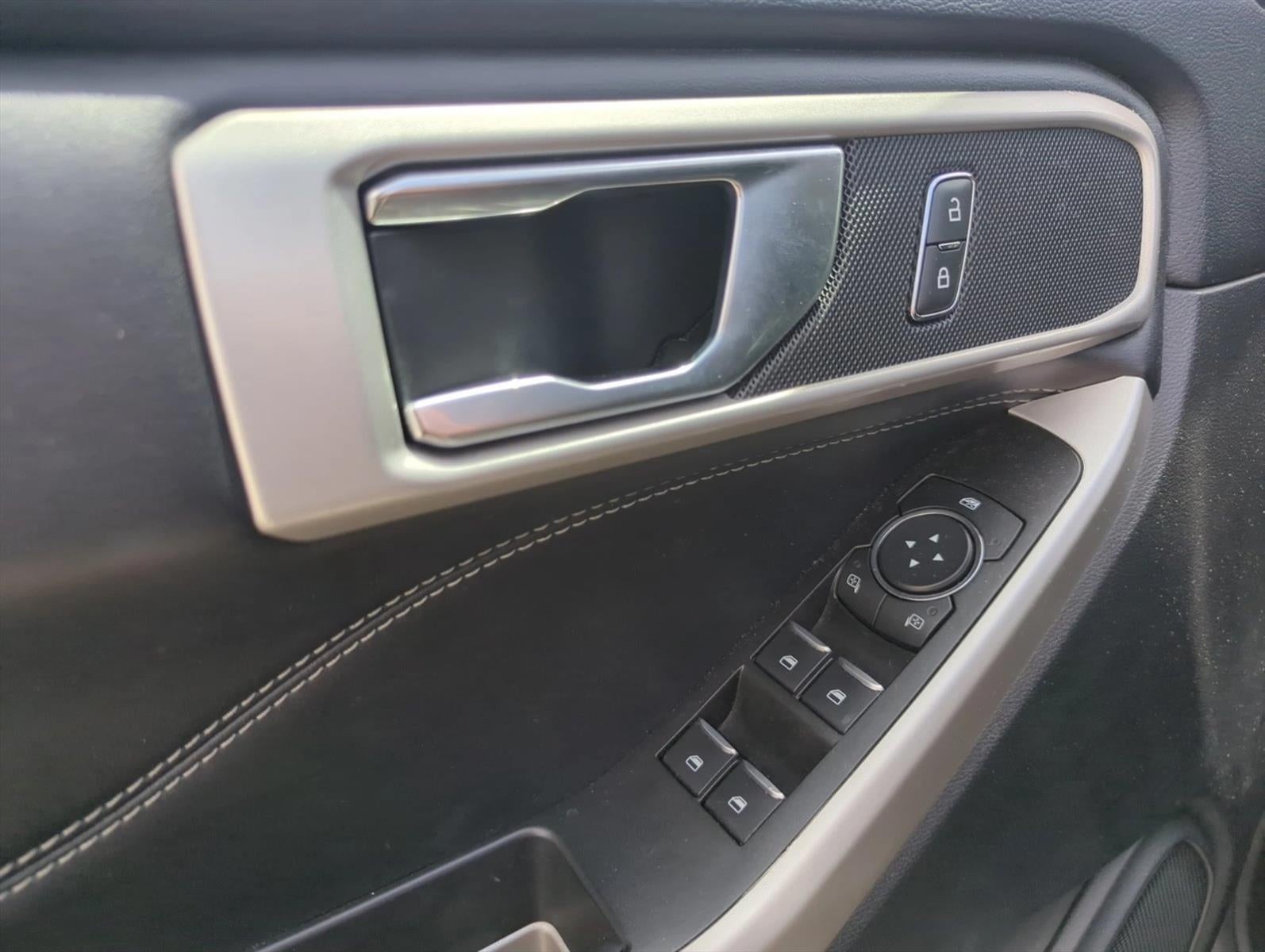 2022 Ford Explorer XLT RWD