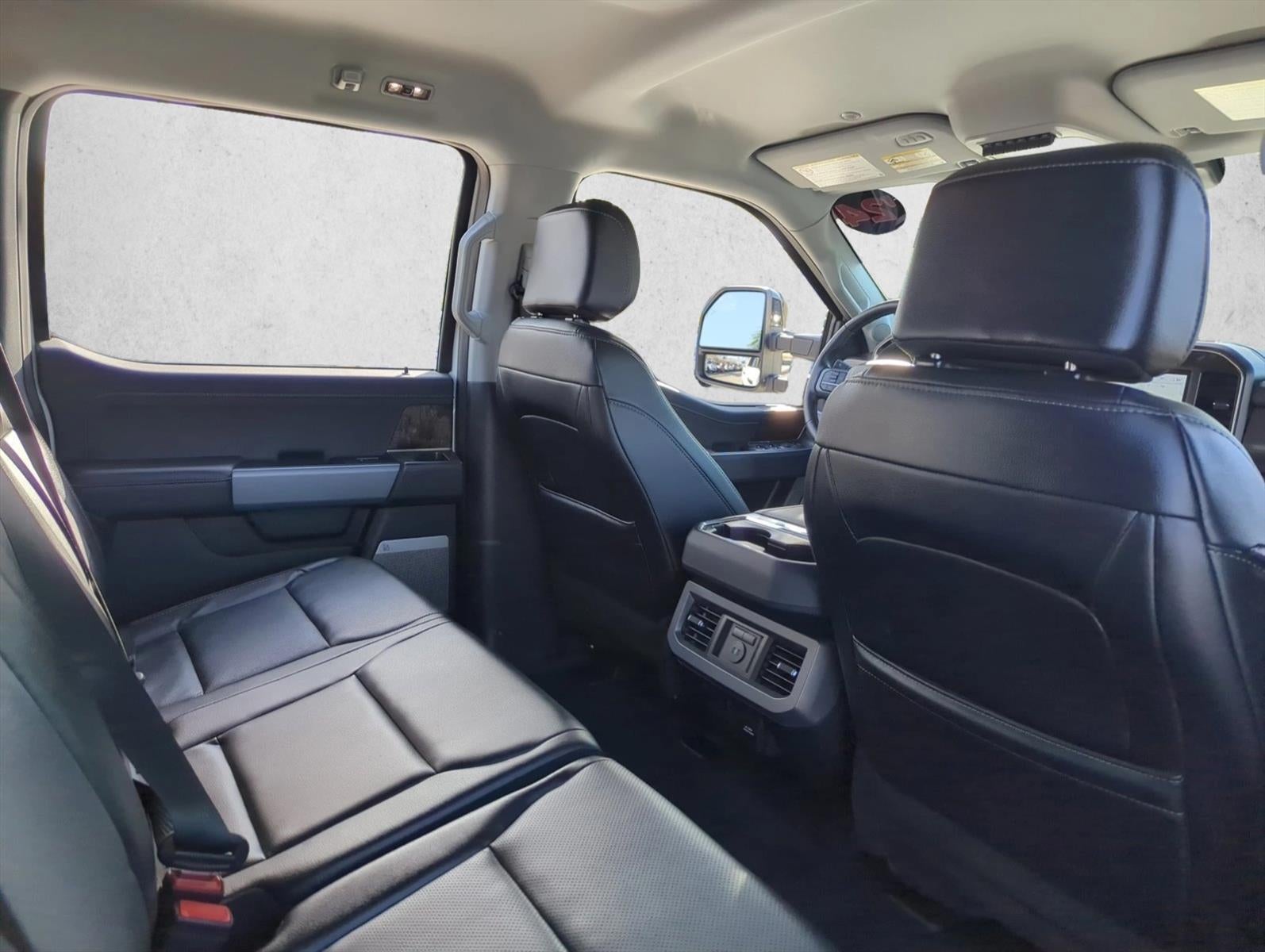 2024 Ford Super Duty F-250 SRW LARIAT 4WD Crew Cab 6.75' Box