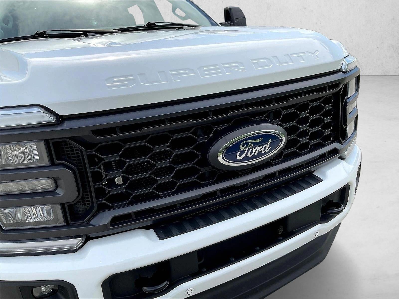 2024 Ford Super Duty F-250 SRW LARIAT 4WD Crew Cab 6.75' Box