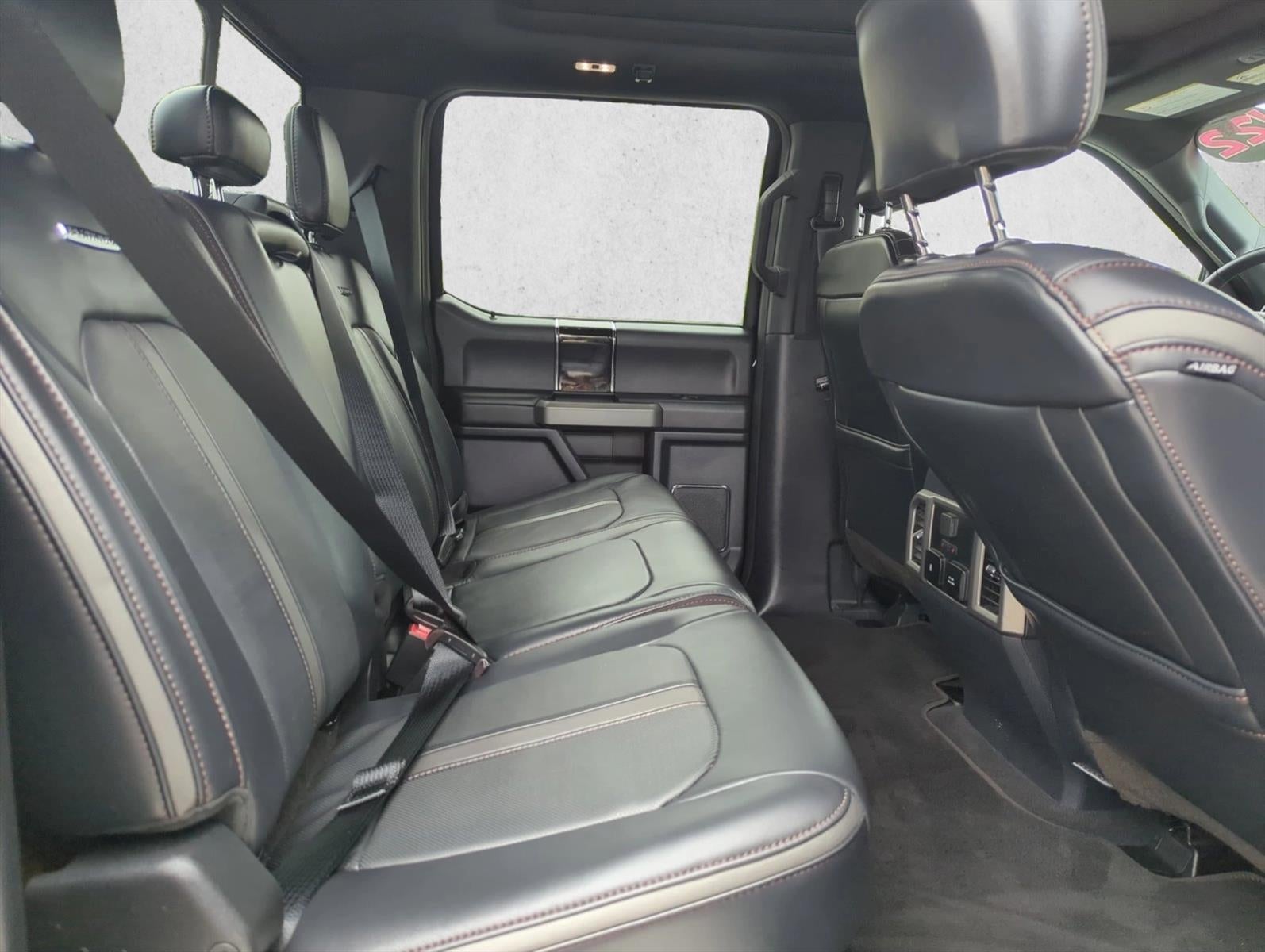 2022 Ford Super Duty F-450 DRW Platinum 4WD Crew Cab 8' Box