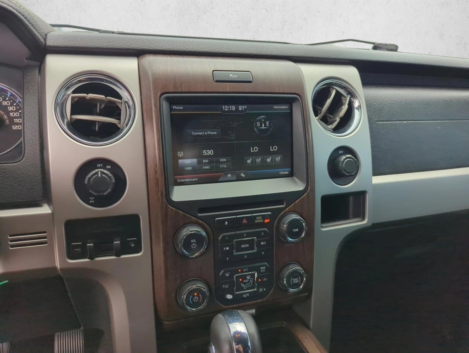 2014 Ford F-150 2WD SuperCrew 5-1/2 Ft Box Lariat