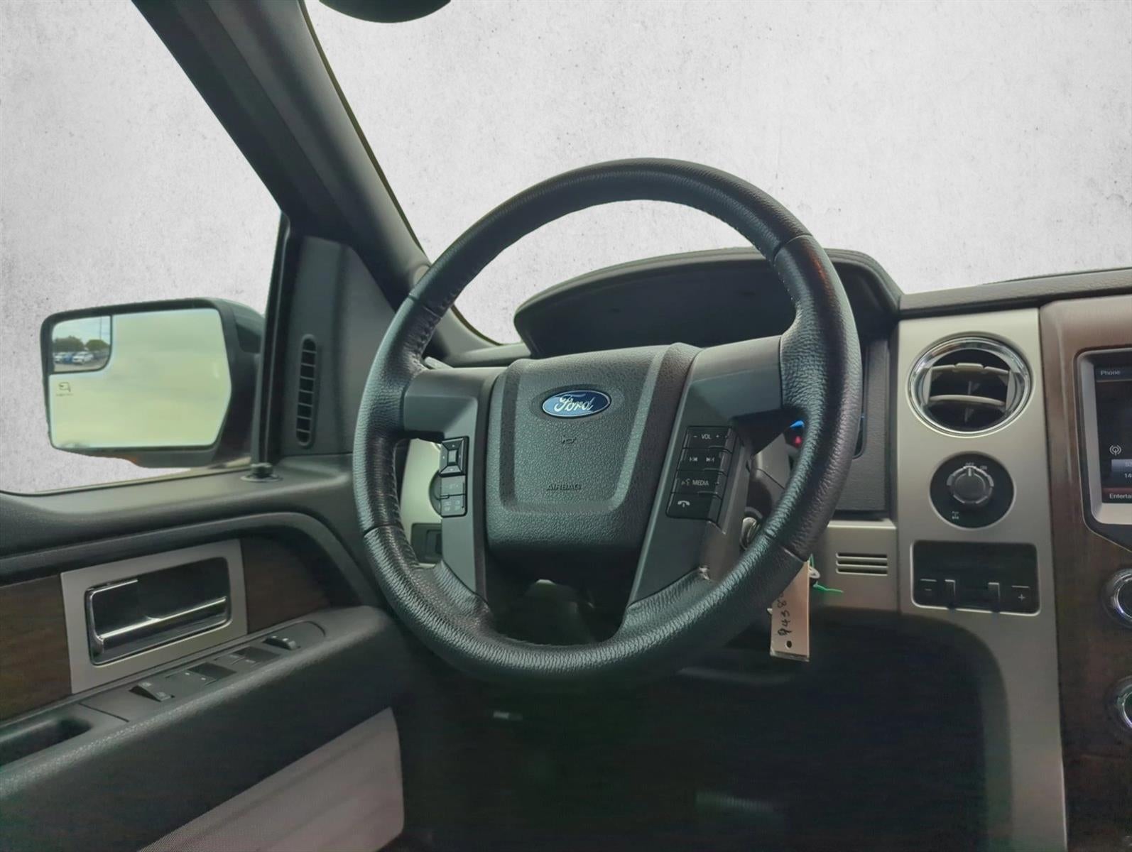 2014 Ford F-150 2WD SuperCrew 5-1/2 Ft Box Lariat