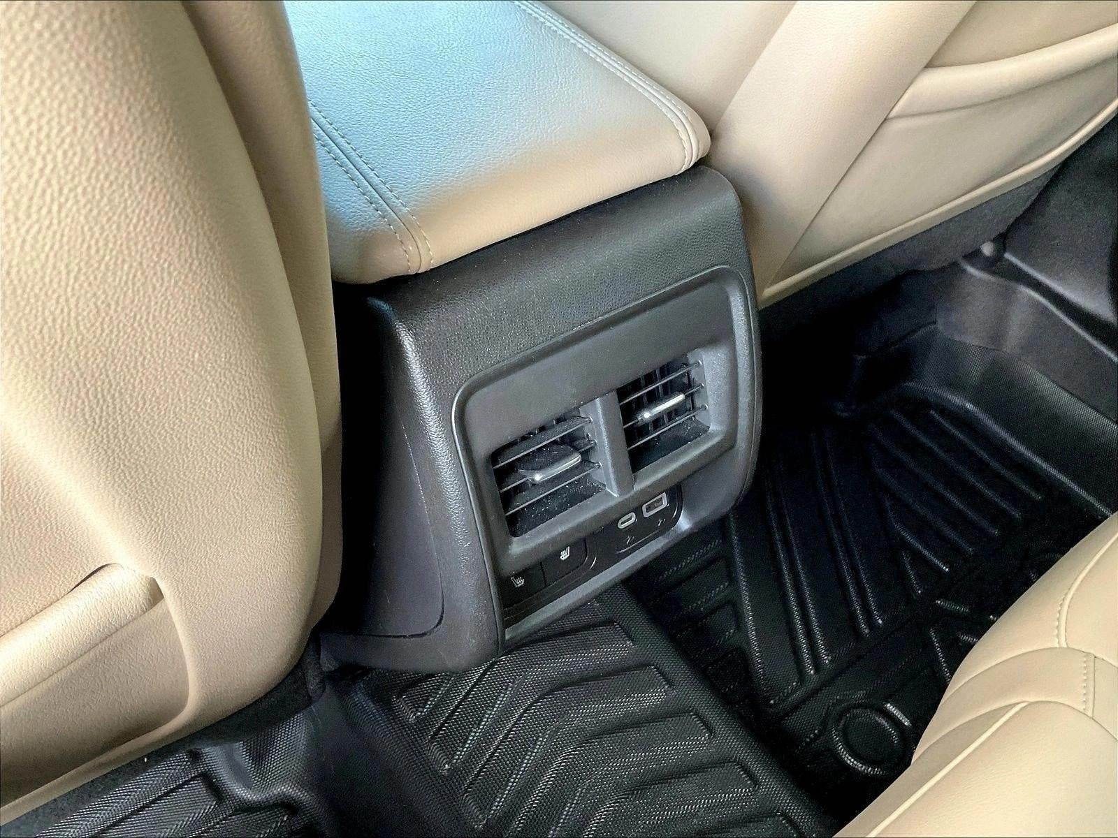 2024 Cadillac XT4 FWD 4dr Luxury