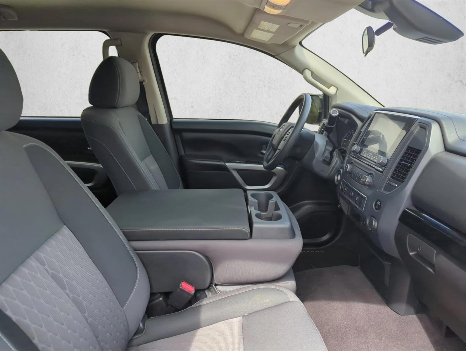 2024 Nissan Titan 4x2 Crew Cab SV