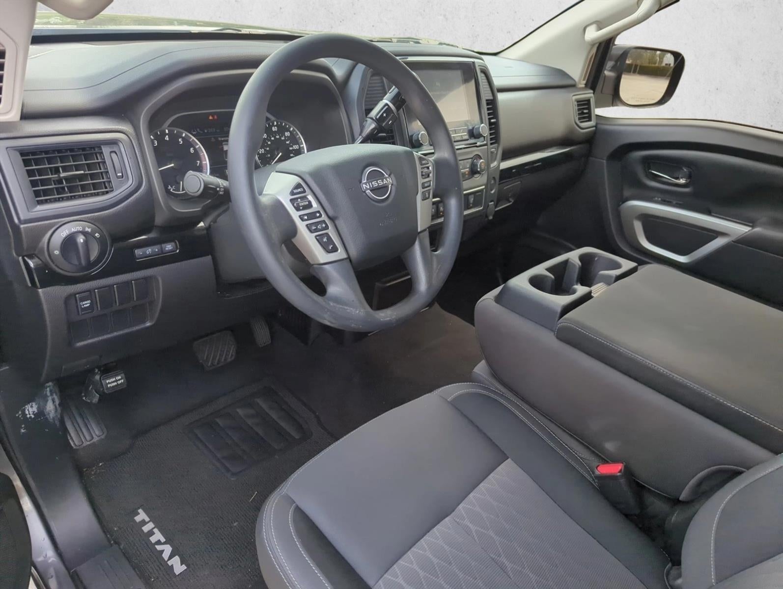 2024 Nissan Titan 4x2 Crew Cab SV