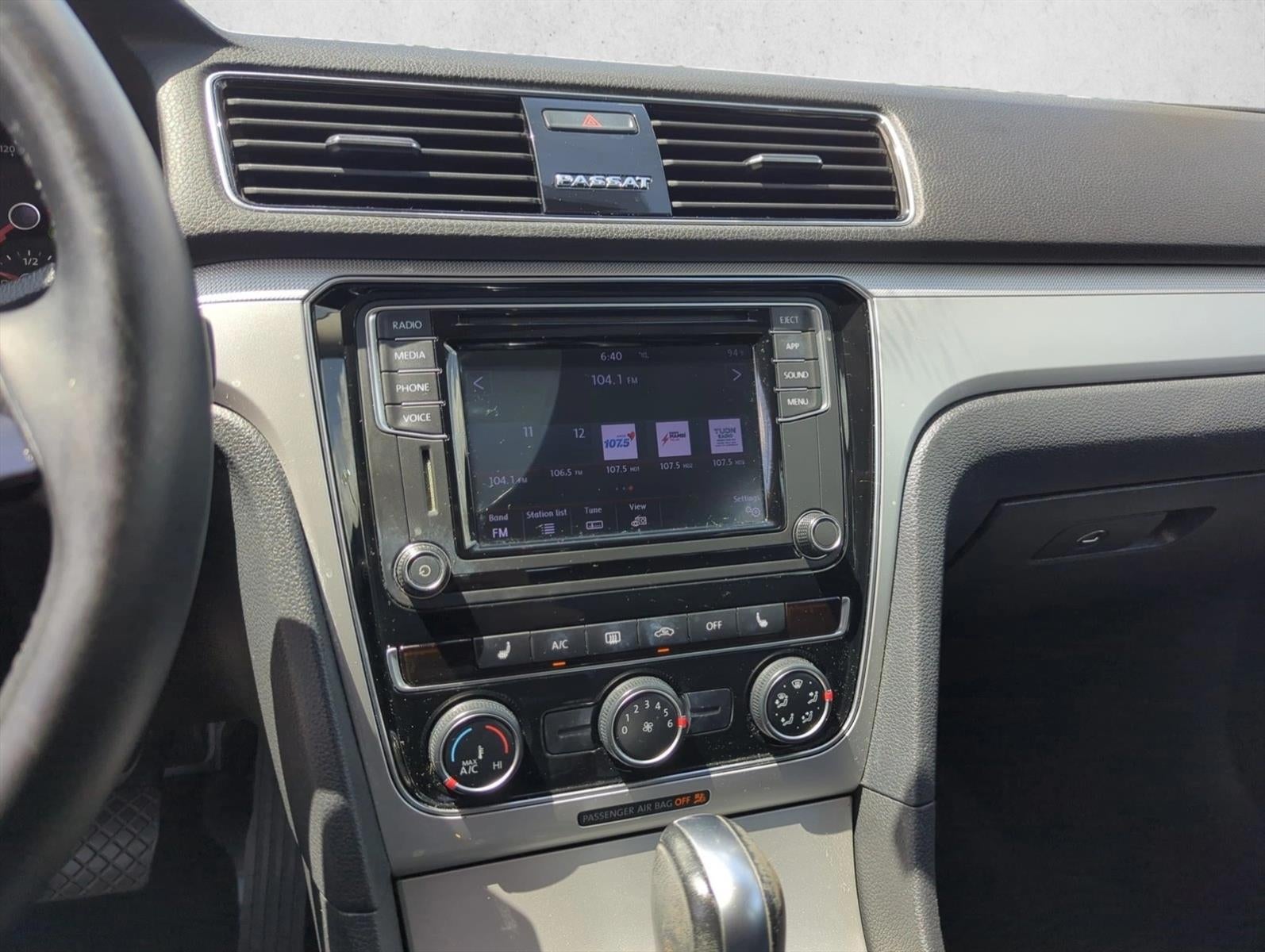 2019 Volkswagen Passat 2.0T Wolfsburg Edition Auto