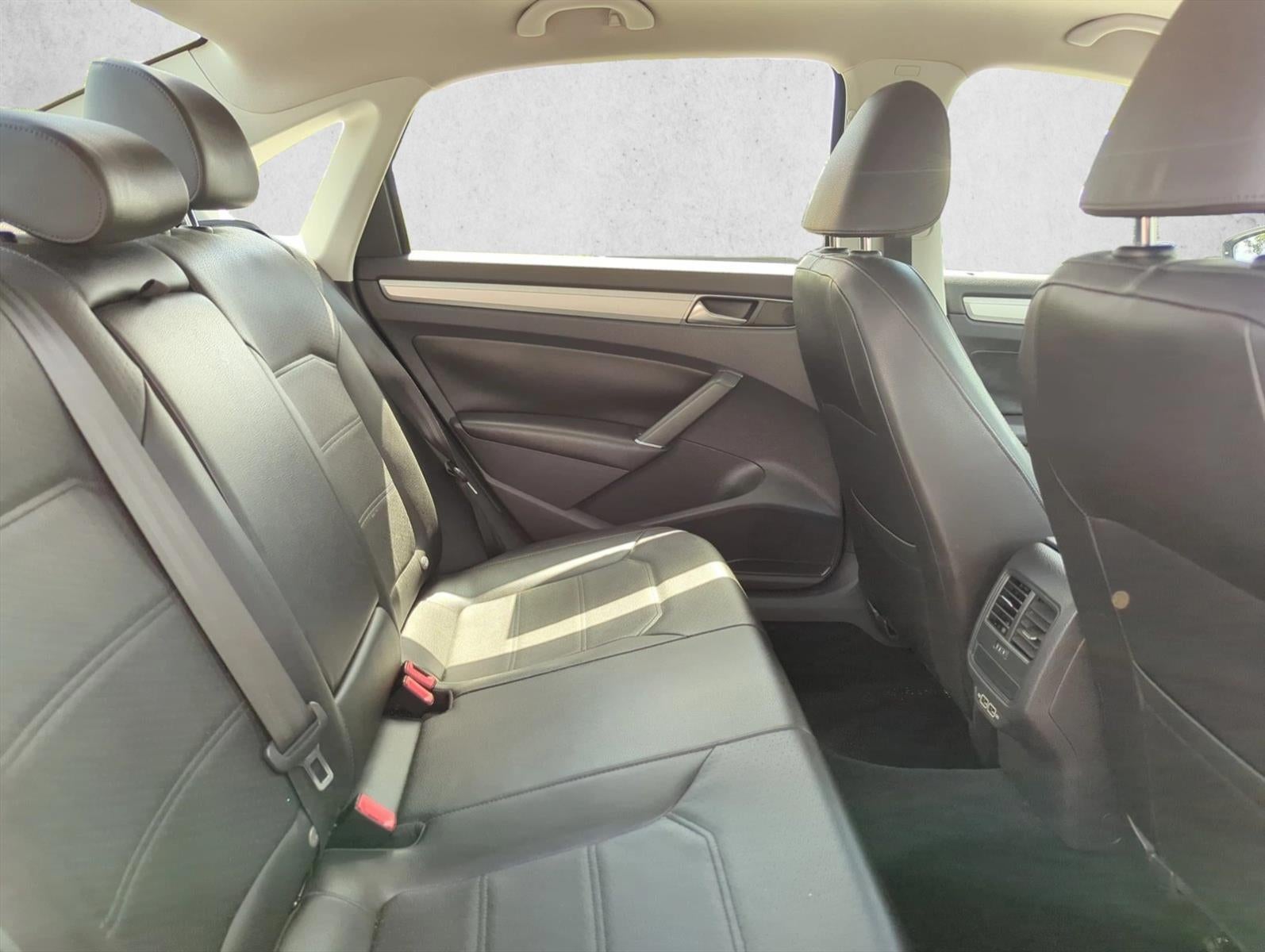 2019 Volkswagen Passat 2.0T Wolfsburg Edition Auto