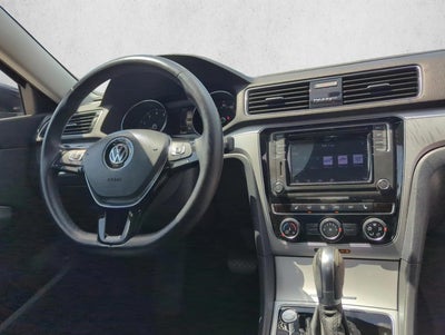 2019 Volkswagen Passat 2.0T Wolfsburg Edition Auto