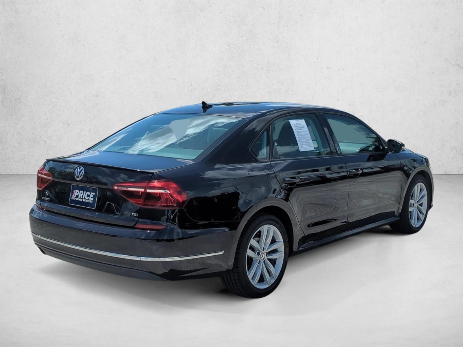 2019 Volkswagen Passat 2.0T Wolfsburg Edition Auto
