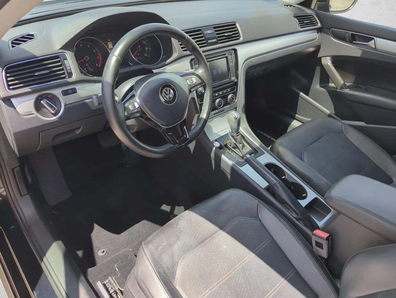 2019 Volkswagen Passat 2.0T Wolfsburg Edition Auto