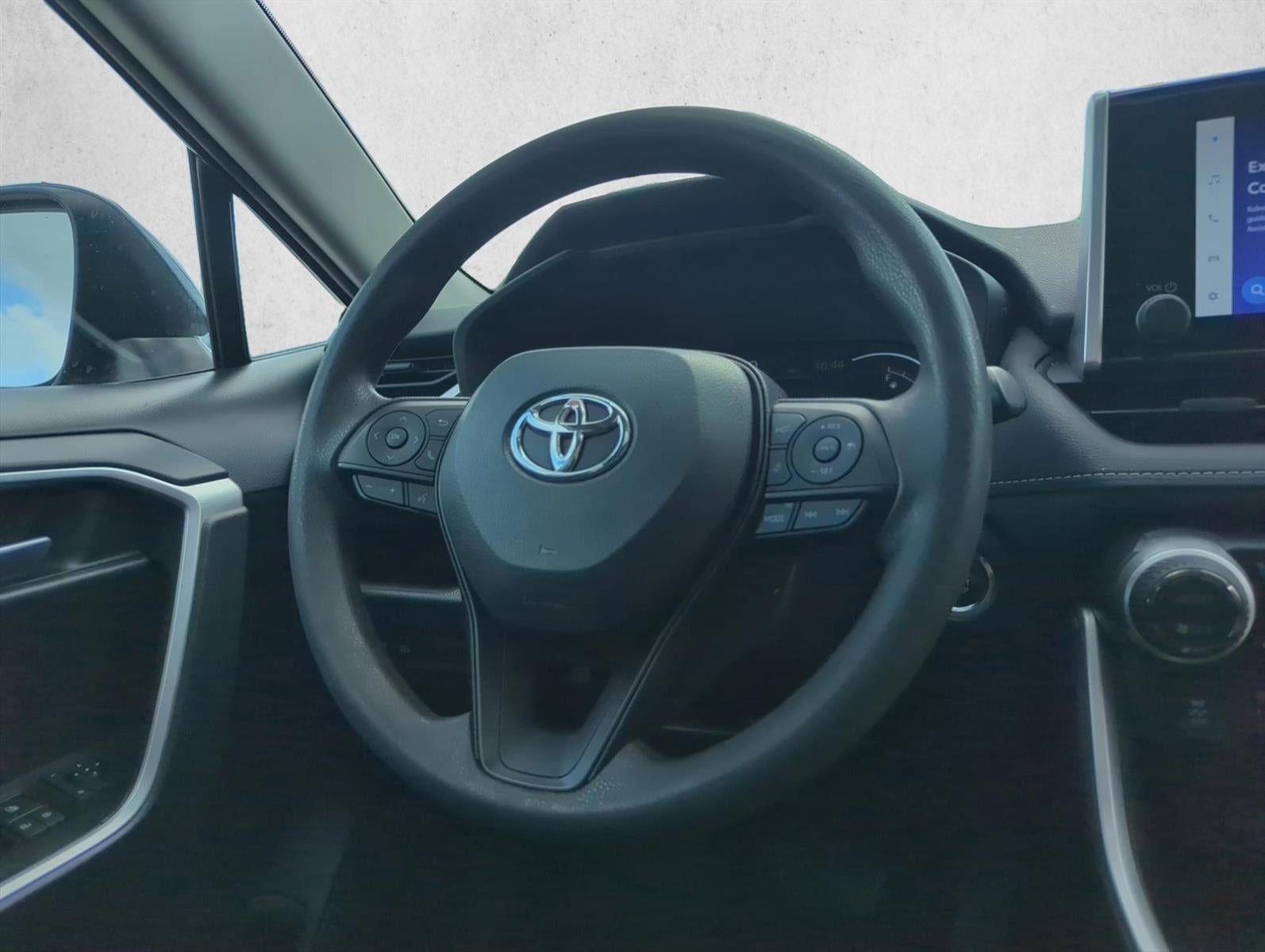2023 Toyota RAV4 XLE FWD (GS)