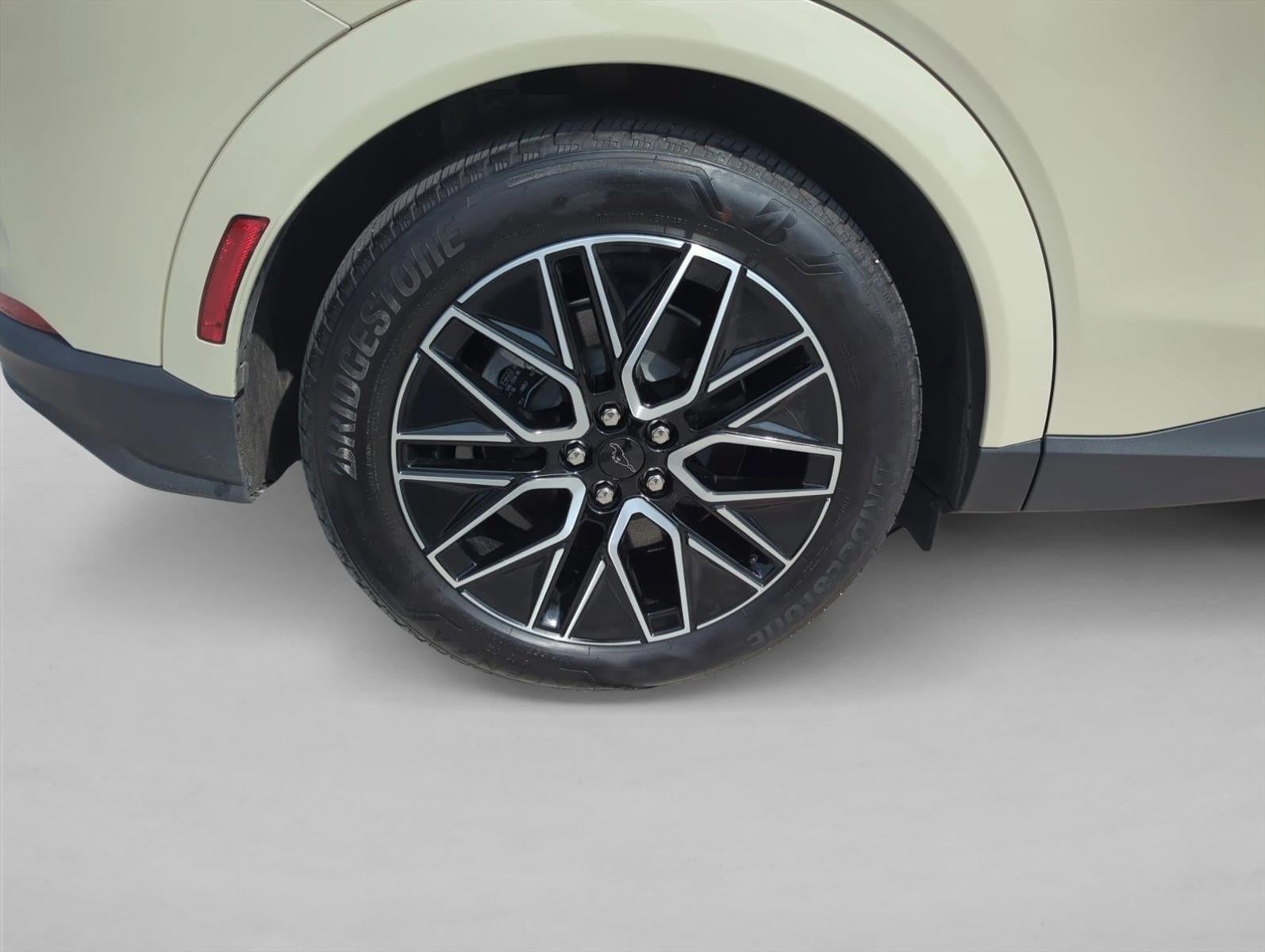 2025 Ford Mustang Mach-E Premium RWD