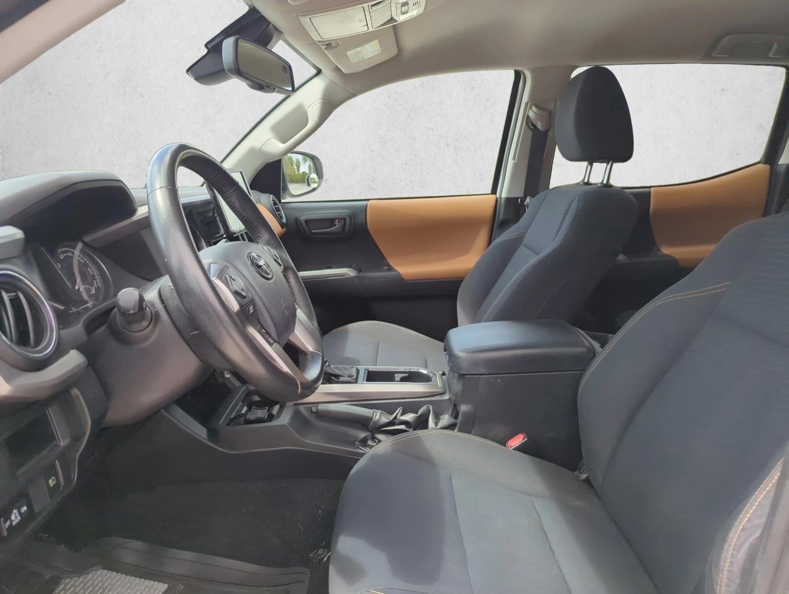 2019 Toyota Tacoma 2WD 2WD SR5 Double Cab 5' Bed V6 AT (GS)