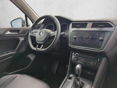 2020 Volkswagen Tiguan 2.0T SE FWD
