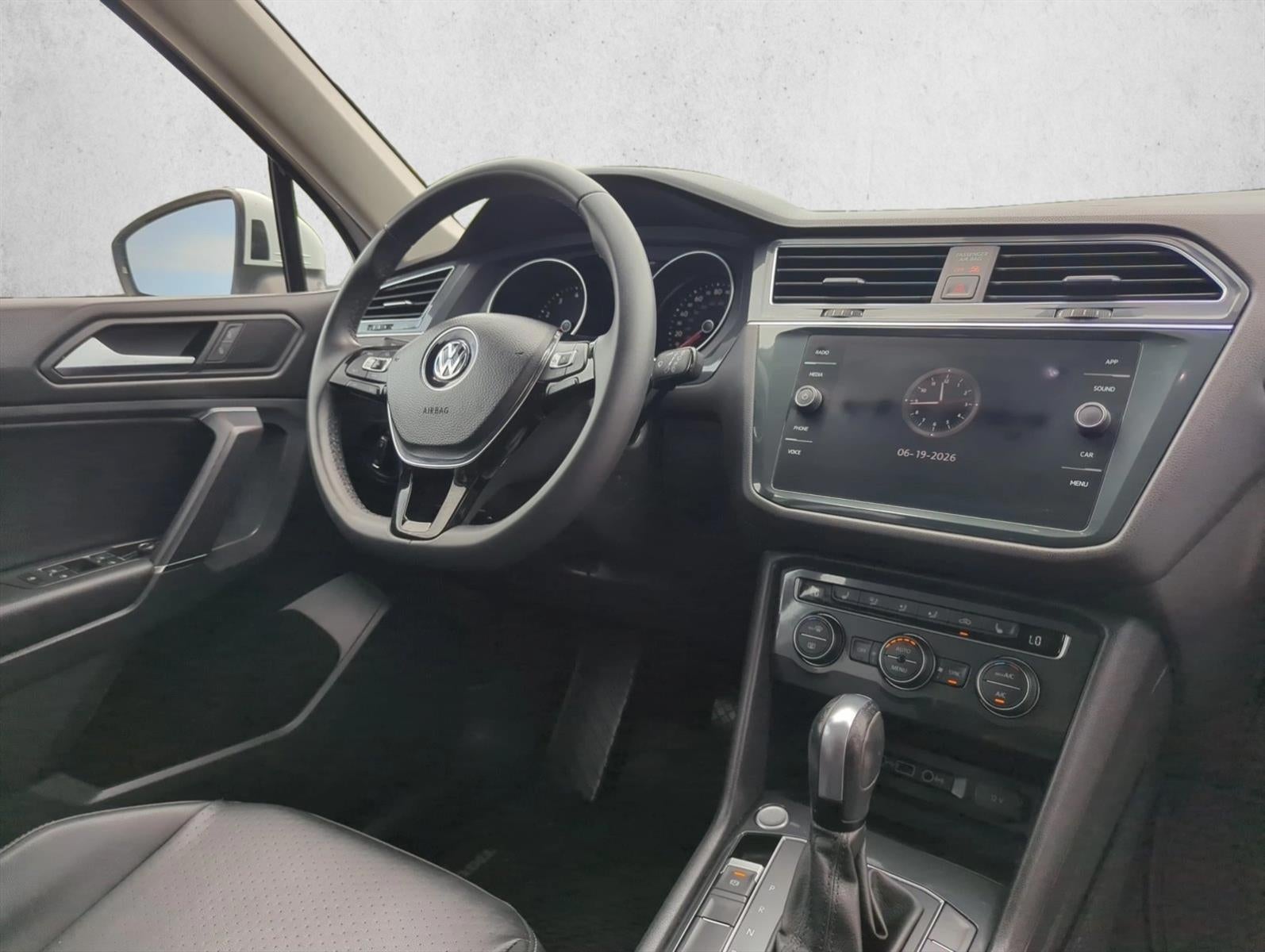 2020 Volkswagen Tiguan 2.0T SE FWD